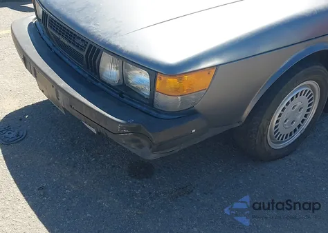 1983 Saab 900 z USA, uszkodzony, nr VIN YS3AT34S4D1029793